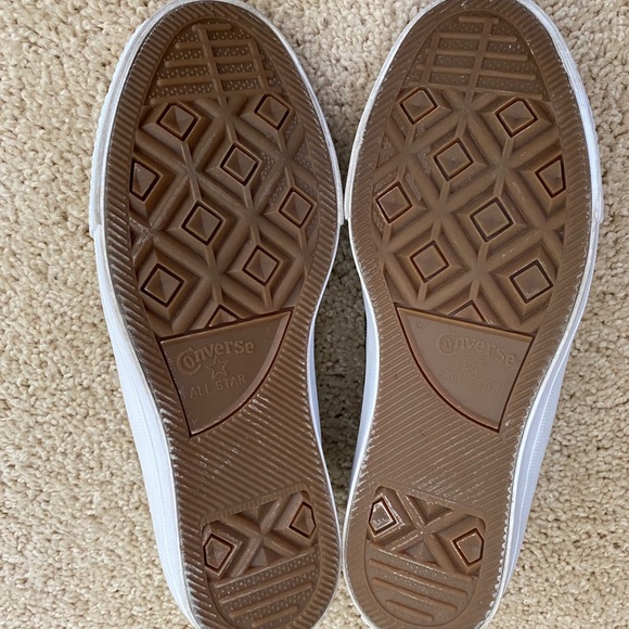 Converse - Picture 2 of 2